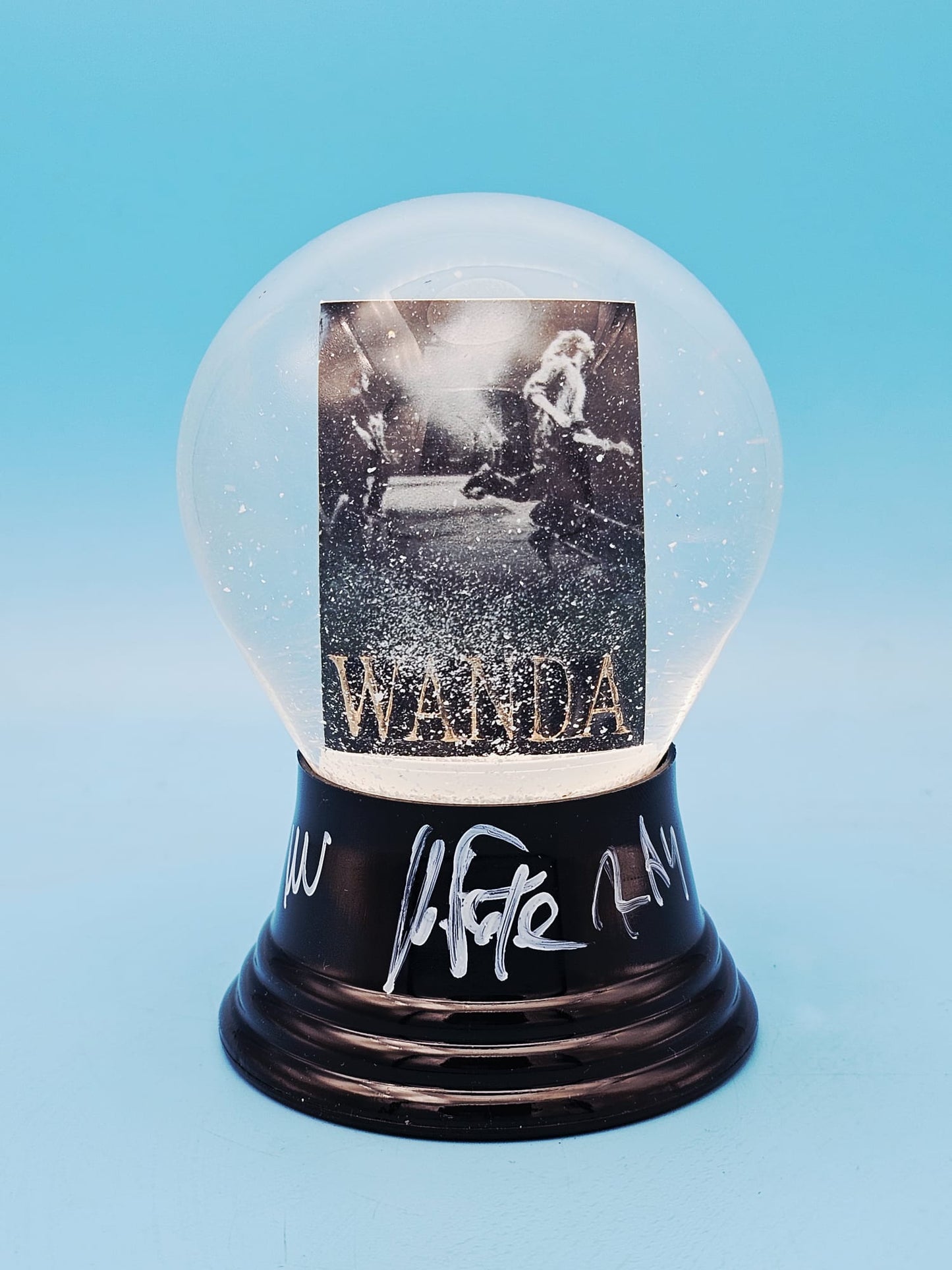 WANDA Schneekugel 2025